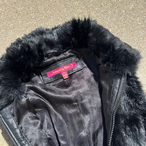 Black Y2K Genuine Fur Vest - Picture 3 of 5